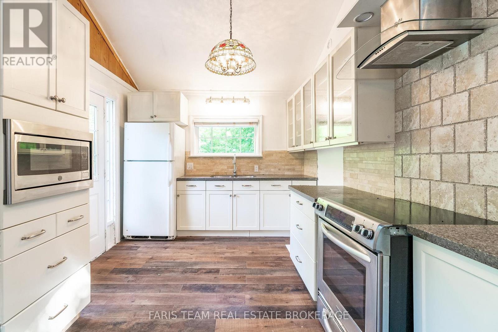 Photo 10 of 56 Meadows Avenue, Tay ON