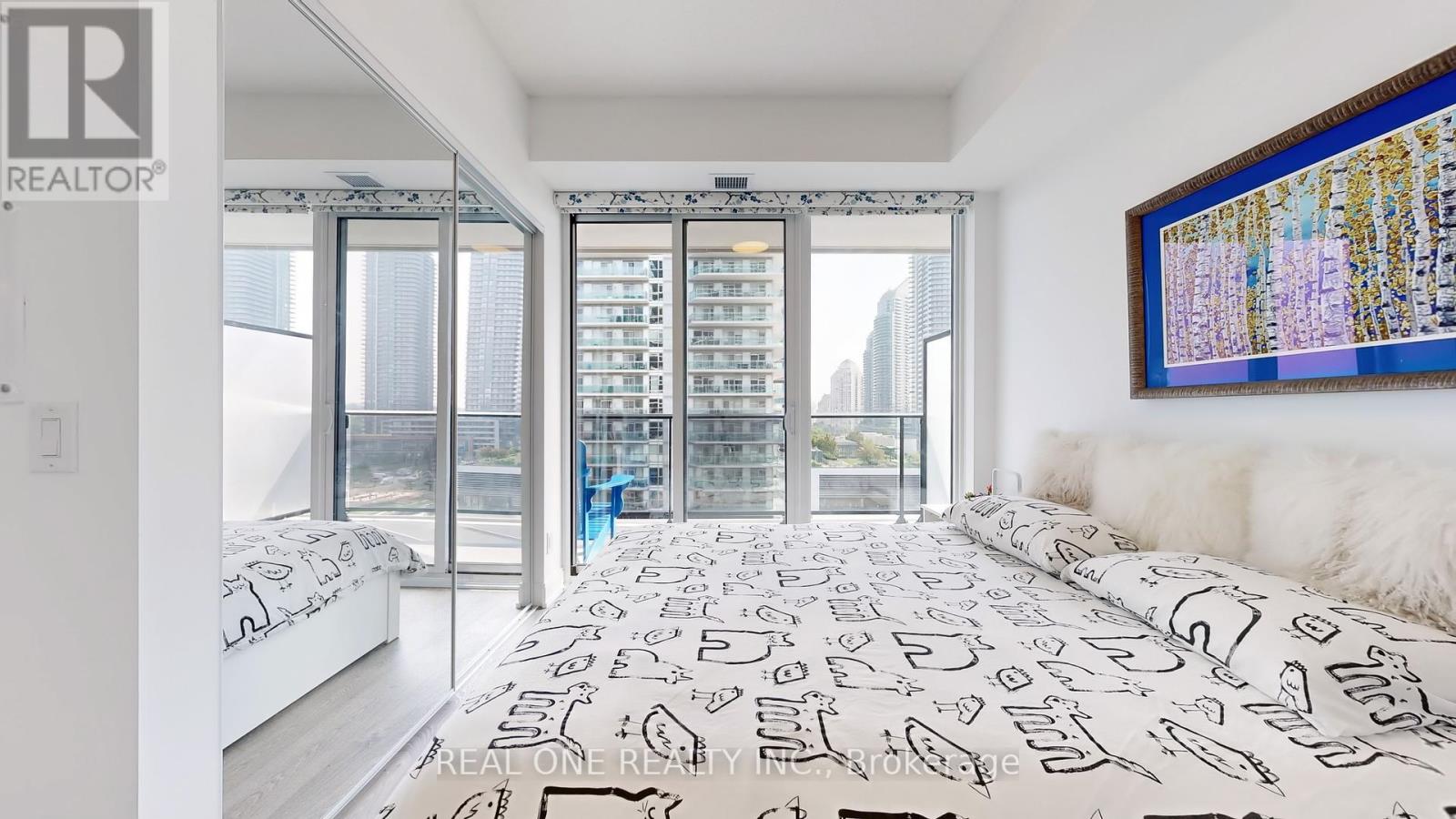Photo 16 of 808 70 Annie Craig Drive, Toronto ON
