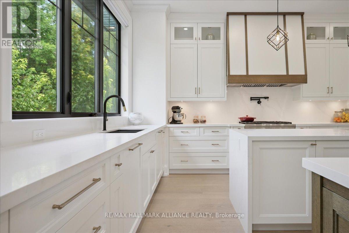 Photo 14 of 1225 Baldwin Drive, Oakville ON