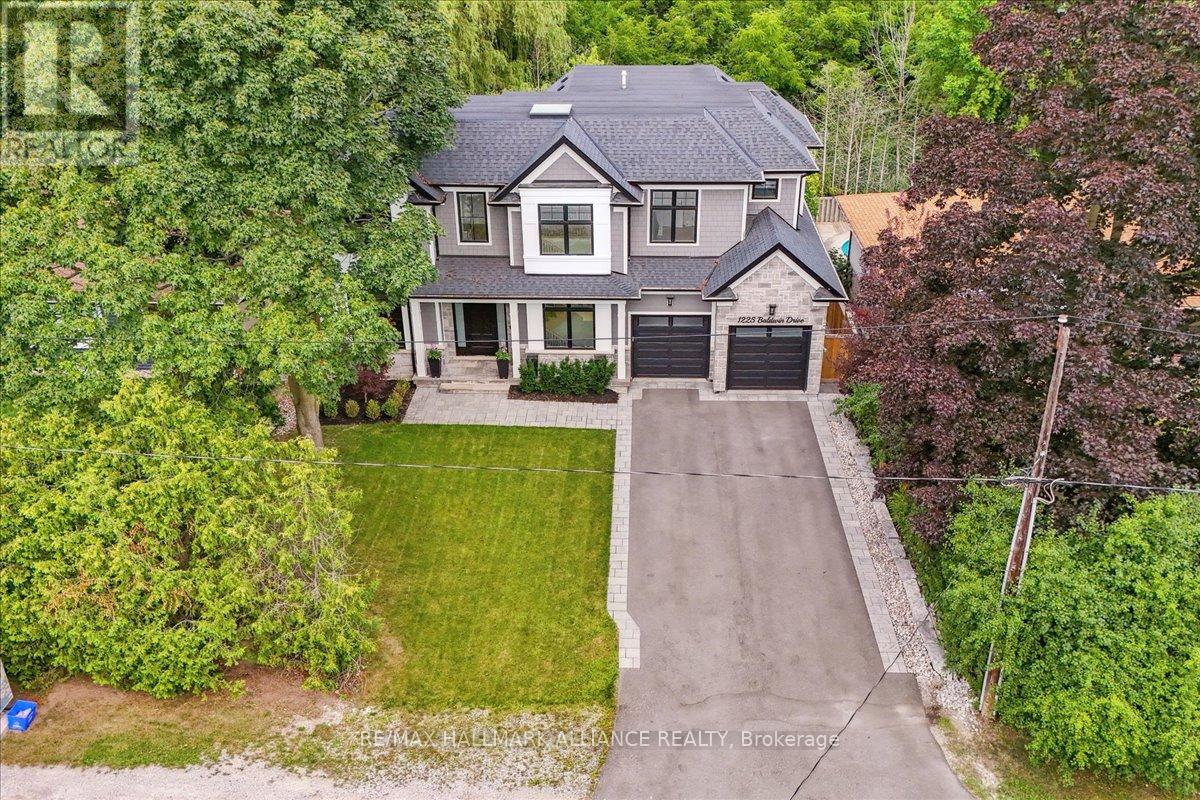 Photo 2 of 1225 Baldwin Drive, Oakville ON