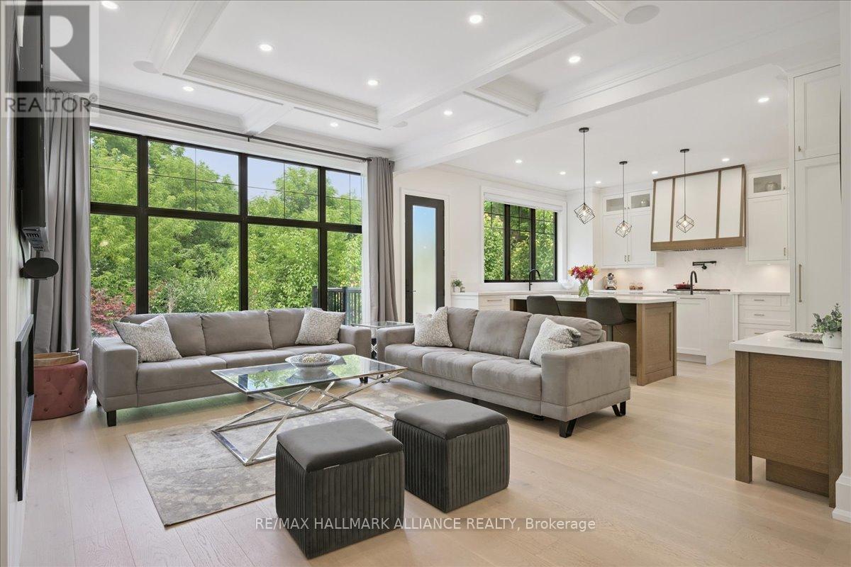 Photo 8 of 1225 Baldwin Drive, Oakville ON