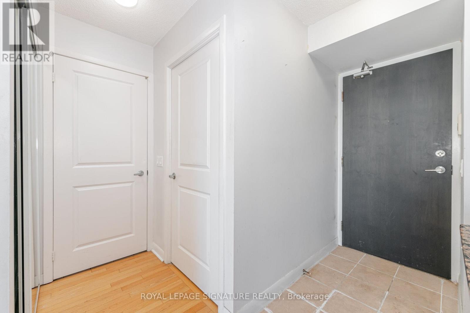 Photo 18 of 704 225 Sherway Gardens Road, Toronto ON