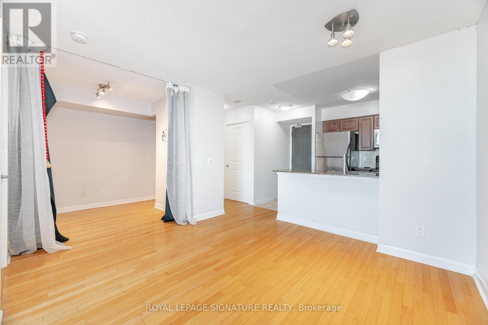 Photo 10 of 704 225 Sherway Gardens Road, Toronto ON