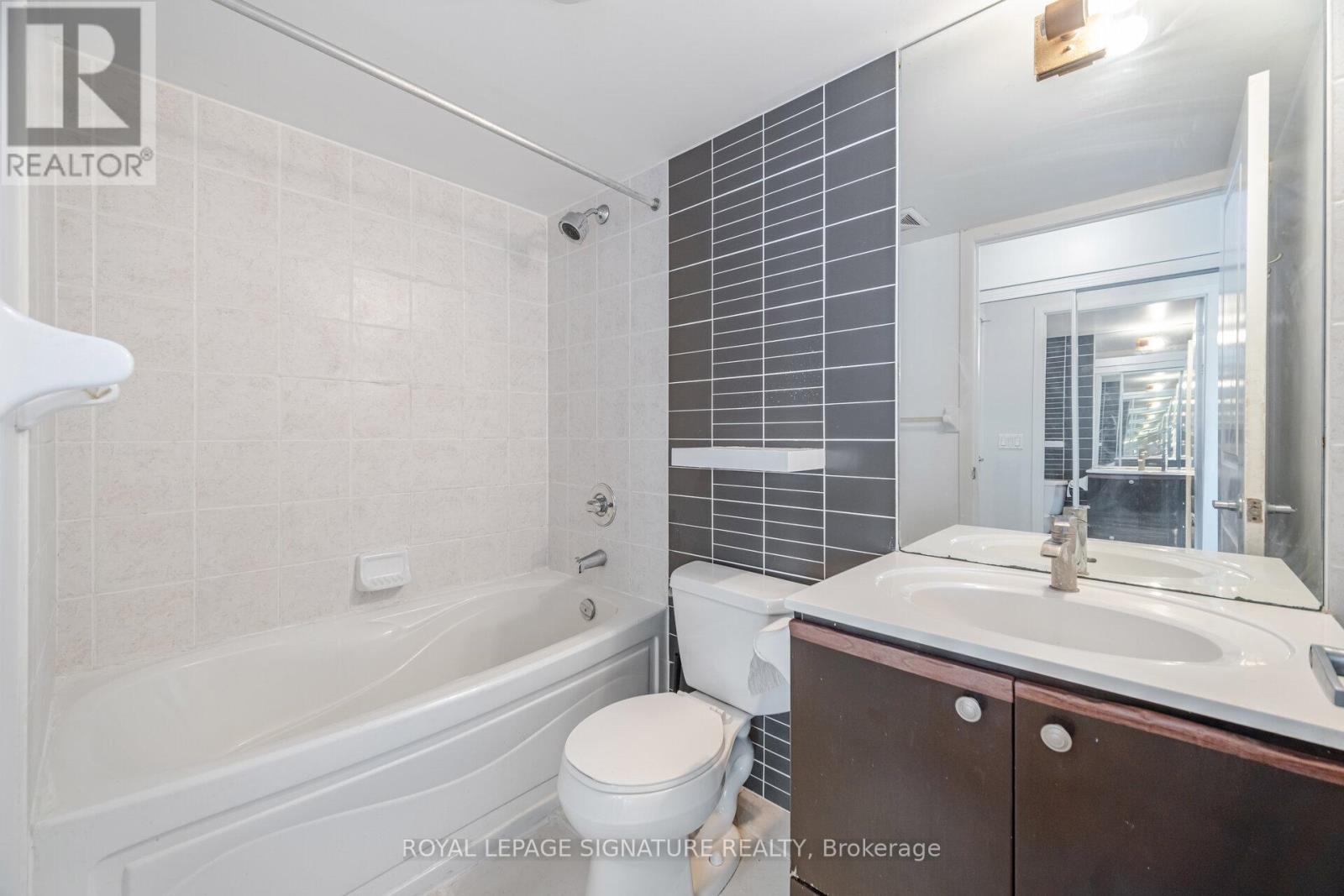 Photo 30 of 704 225 Sherway Gardens Road, Toronto ON