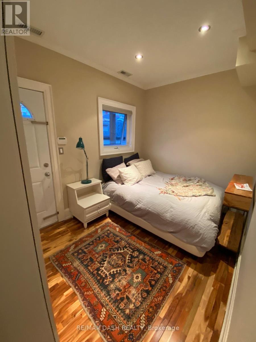 Photo 2 of Main 8 Beatrice Street, Toronto ON