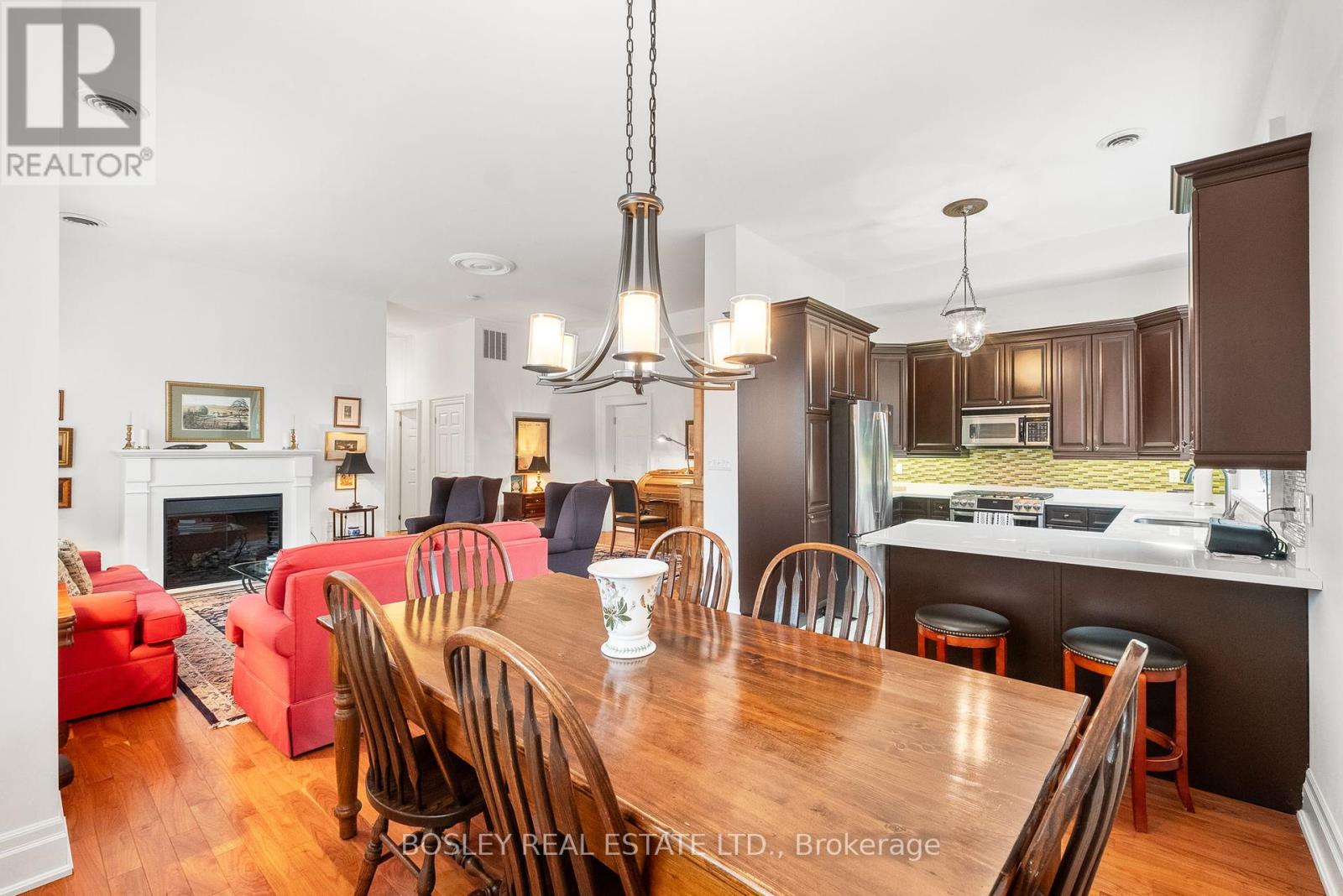 Photo 3 of 304 72 Pine Street, Port Hope ON