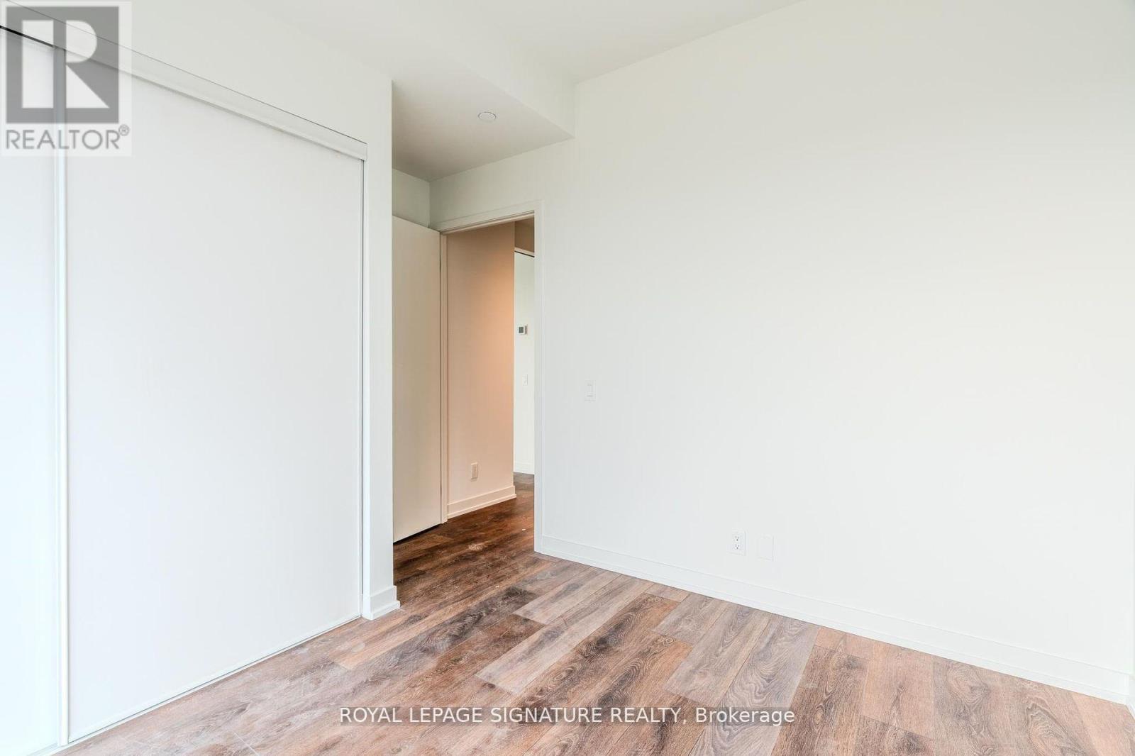 Photo 6 of 2702 39 Mary Street, Barrie ON