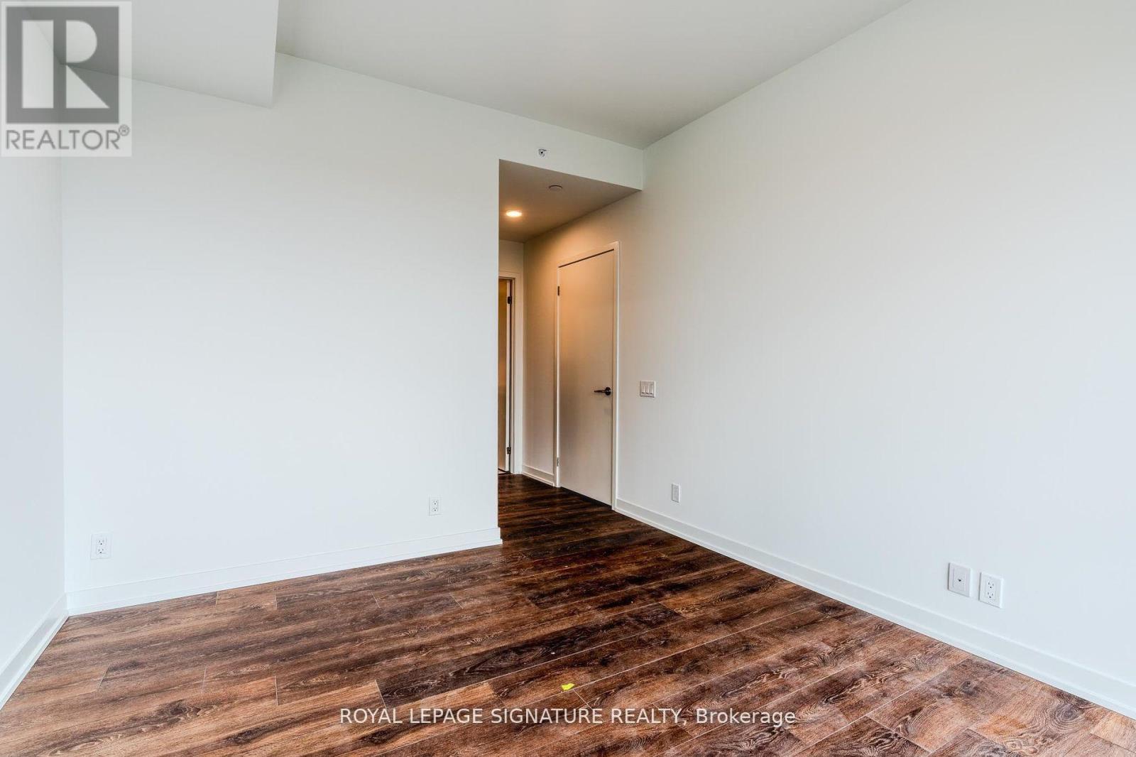 Photo 13 of 2702 39 Mary Street, Barrie ON