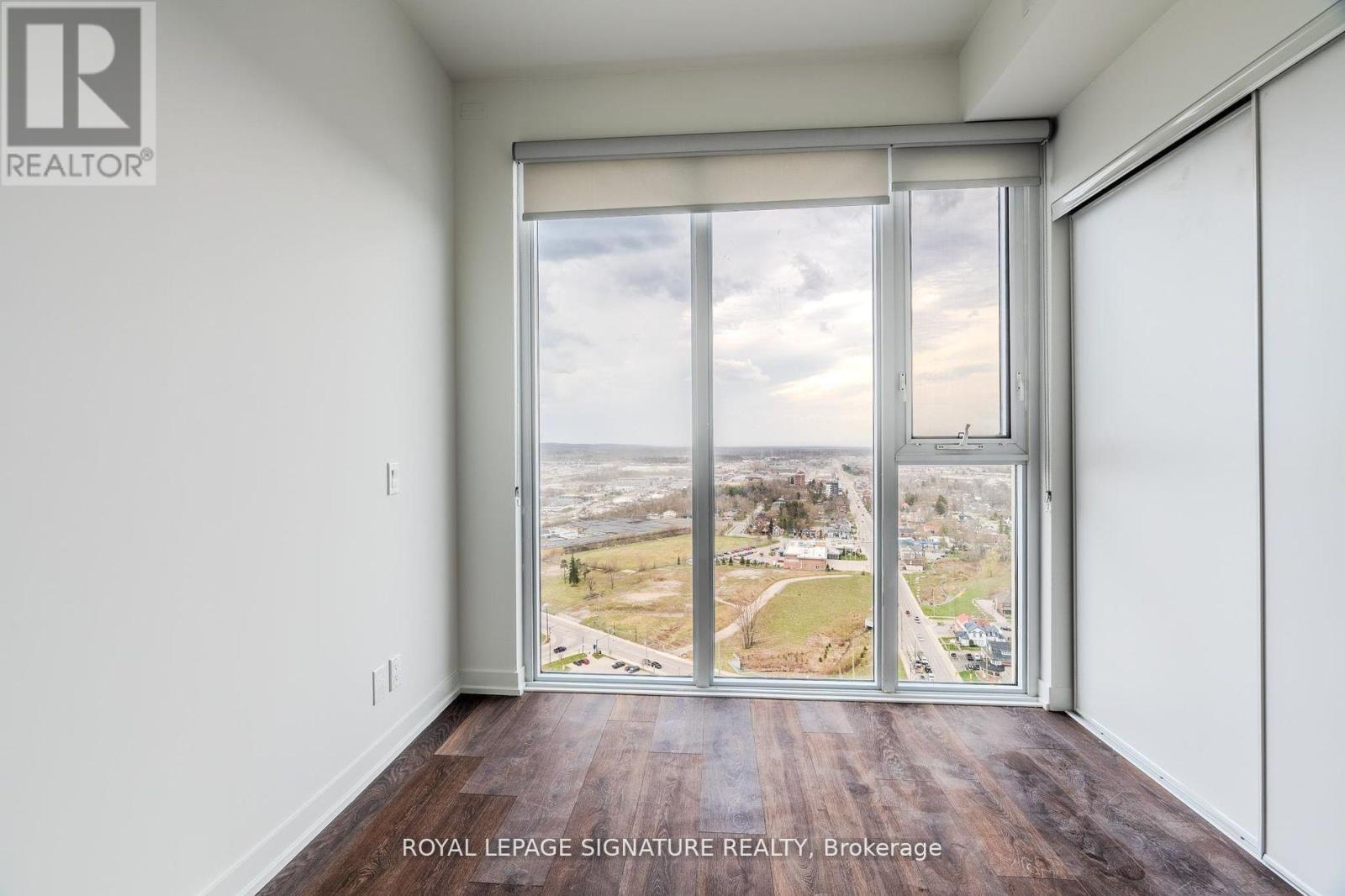 Photo 8 of 2702 39 Mary Street, Barrie ON