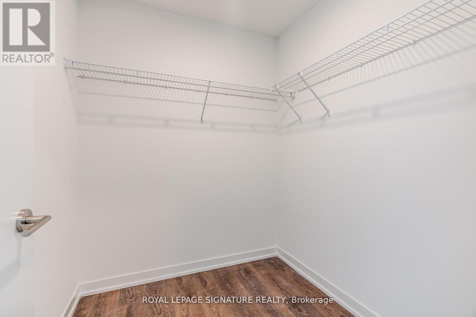 Photo 11 of 2702 39 Mary Street, Barrie ON