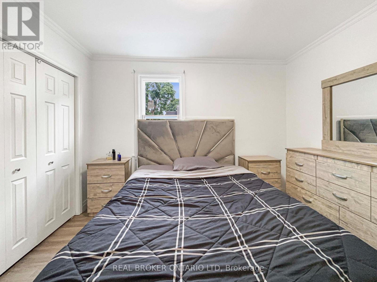 Photo 26 of 104 Delaware Street, London East ON