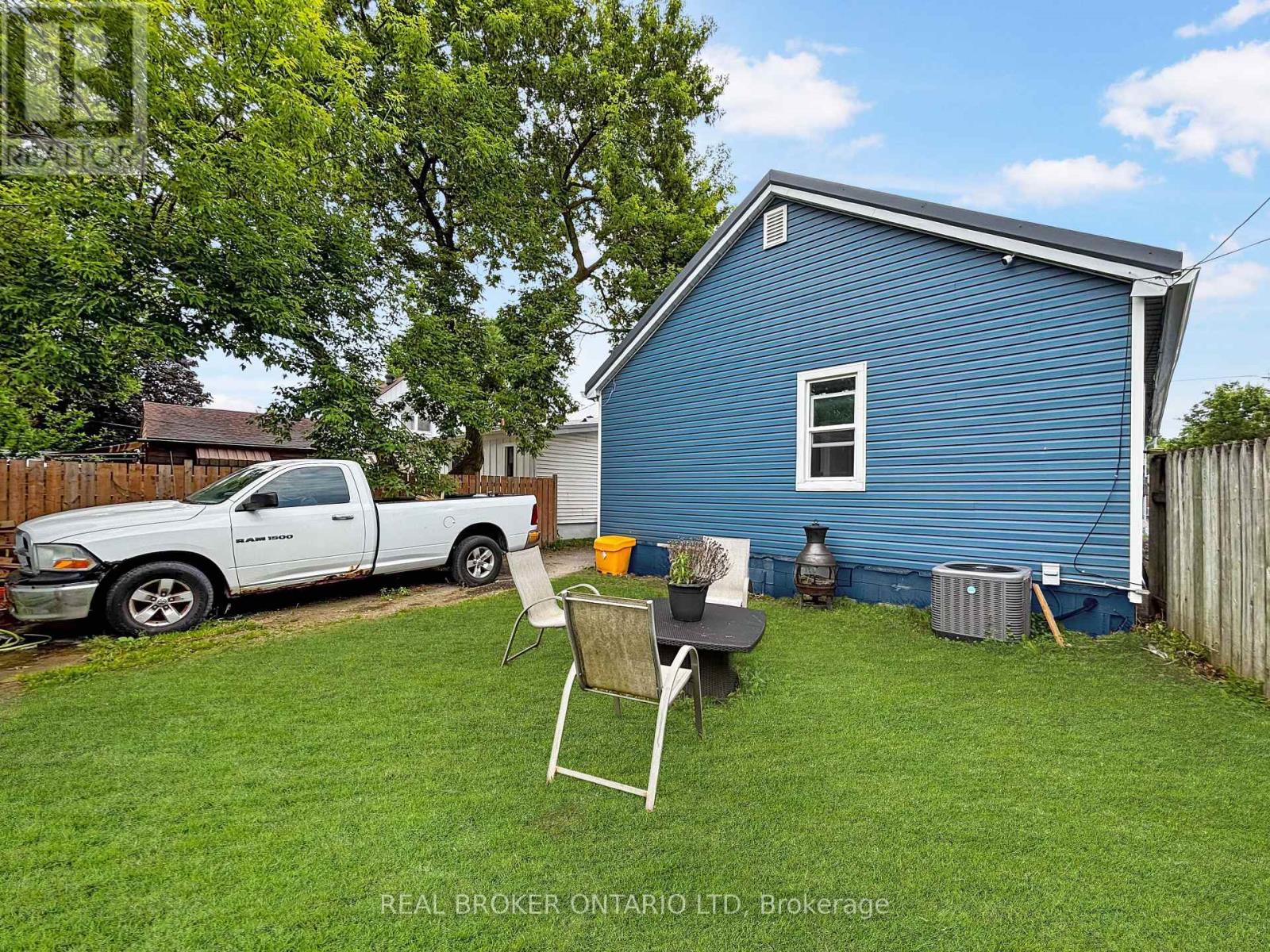Photo 7 of 104 Delaware Street, London East ON