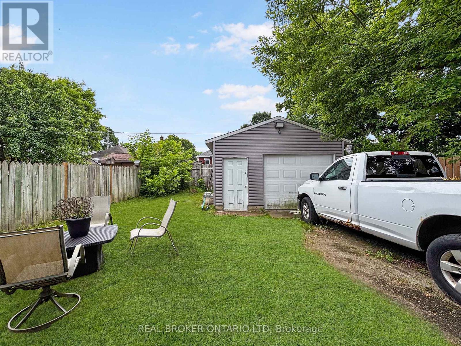Photo 17 of 104 Delaware Street, London East ON