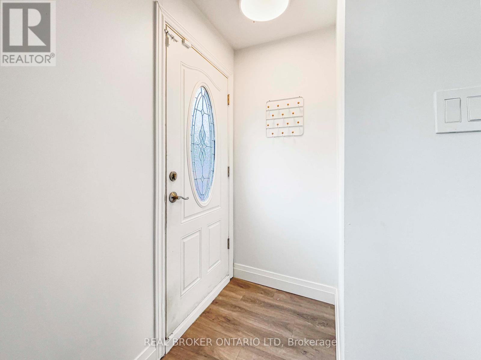 Photo 21 of 104 Delaware Street, London East ON