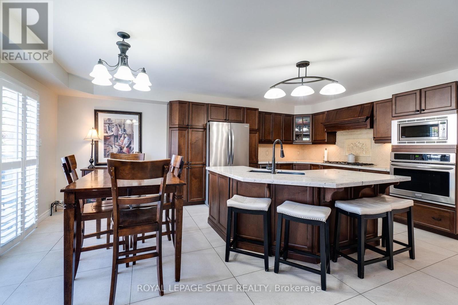 Photo 49 of 274 Springvalley Crescent, Hamilton ON