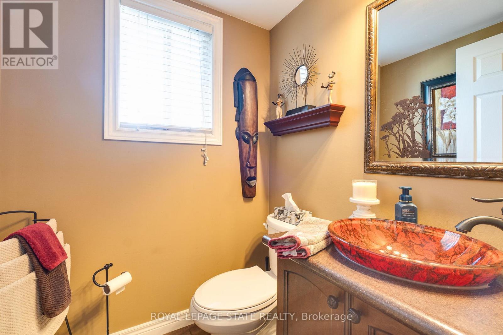 Photo 40 of 274 Springvalley Crescent, Hamilton ON