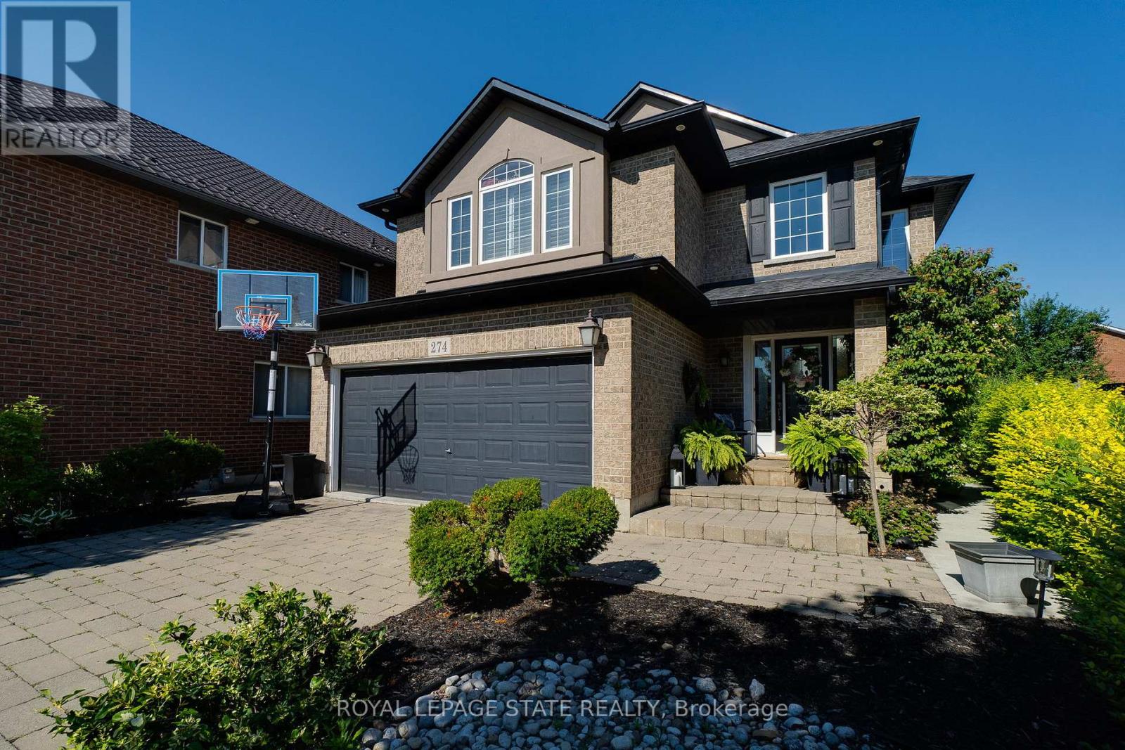 Photo 17 of 274 Springvalley Crescent, Hamilton ON