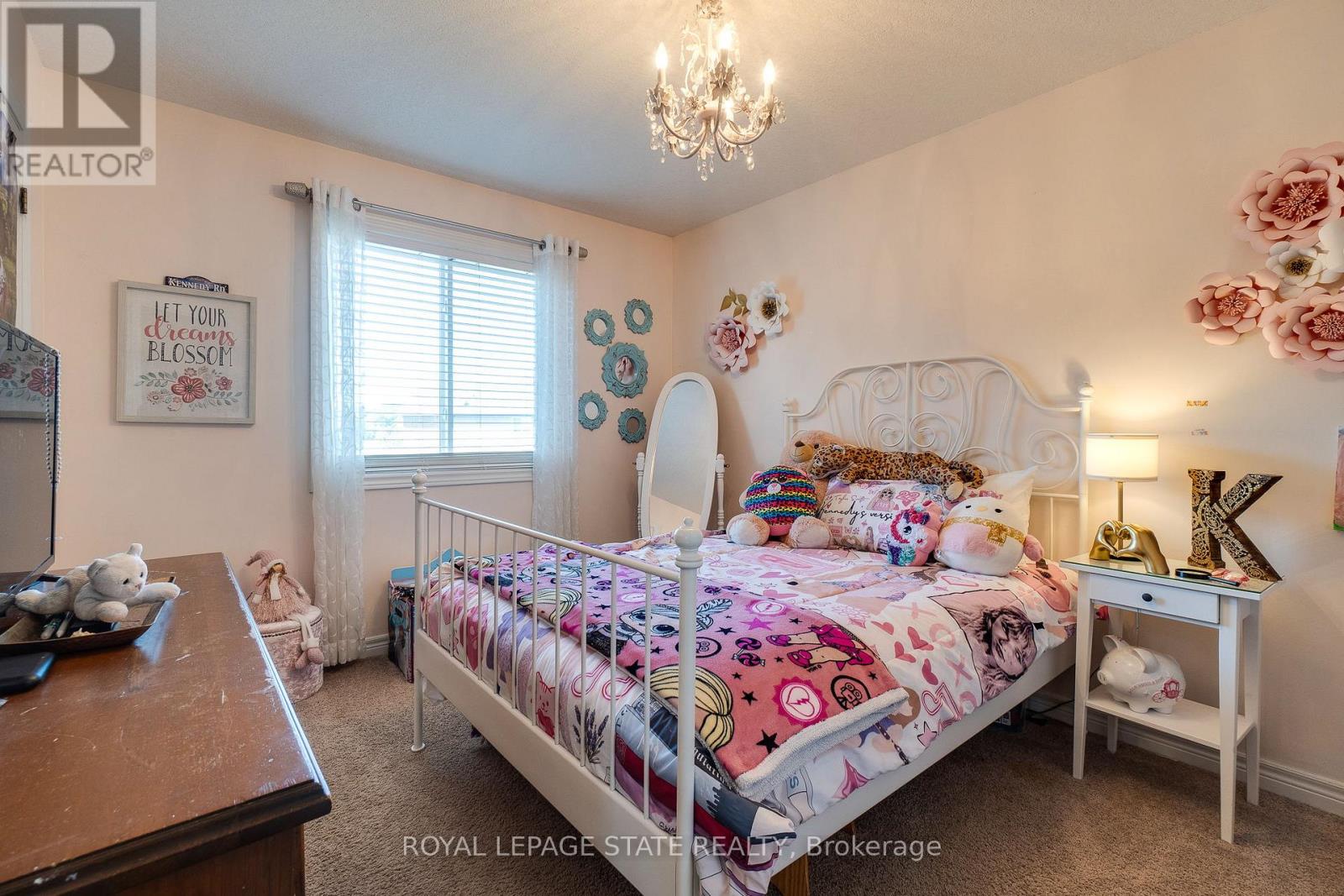 Photo 34 of 274 Springvalley Crescent, Hamilton ON