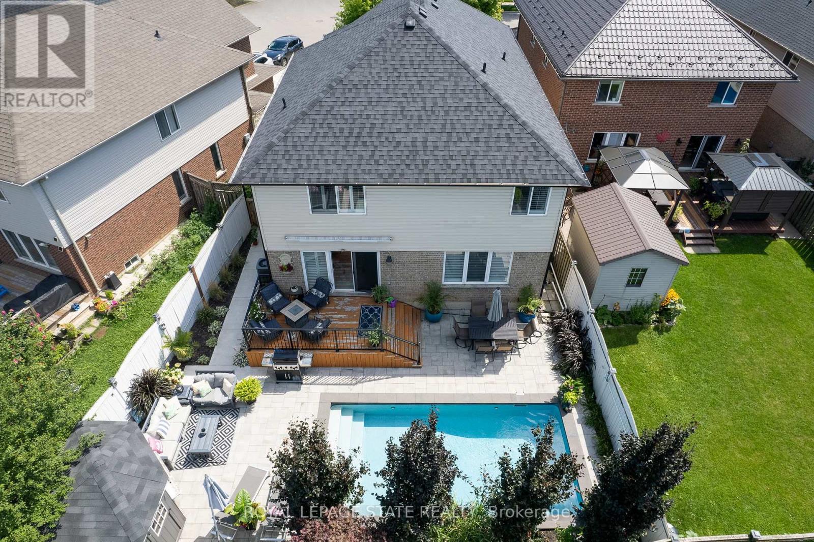 Photo 15 of 274 Springvalley Crescent, Hamilton ON