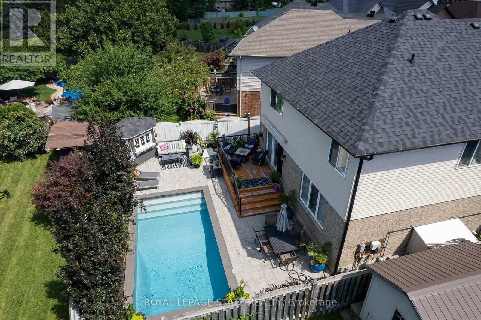 Photo 14 of 274 Springvalley Crescent, Hamilton ON