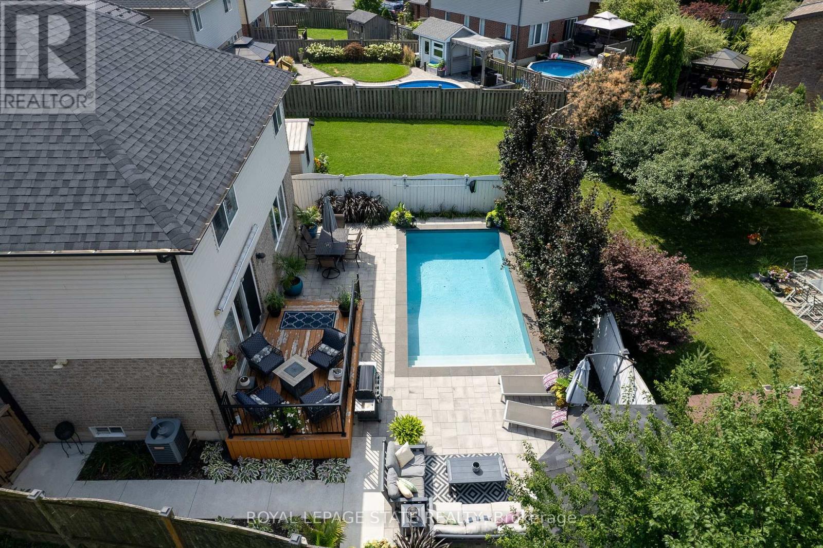 Photo 43 of 274 Springvalley Crescent, Hamilton ON