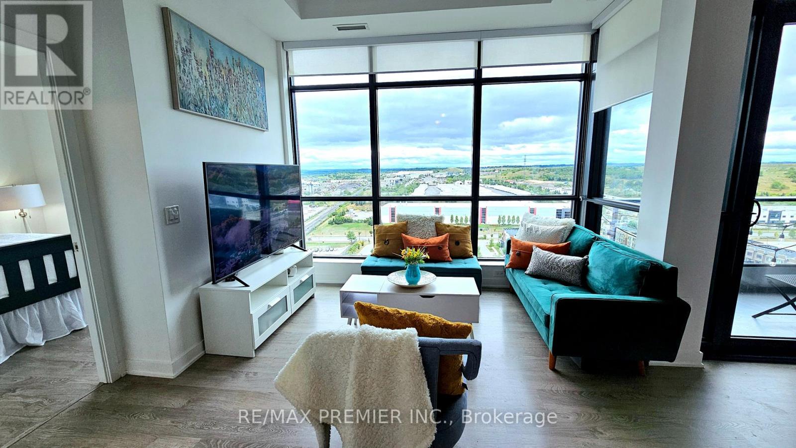 Photo 27 of Ph 3 120 Eagle Rock Way, Vaughan ON