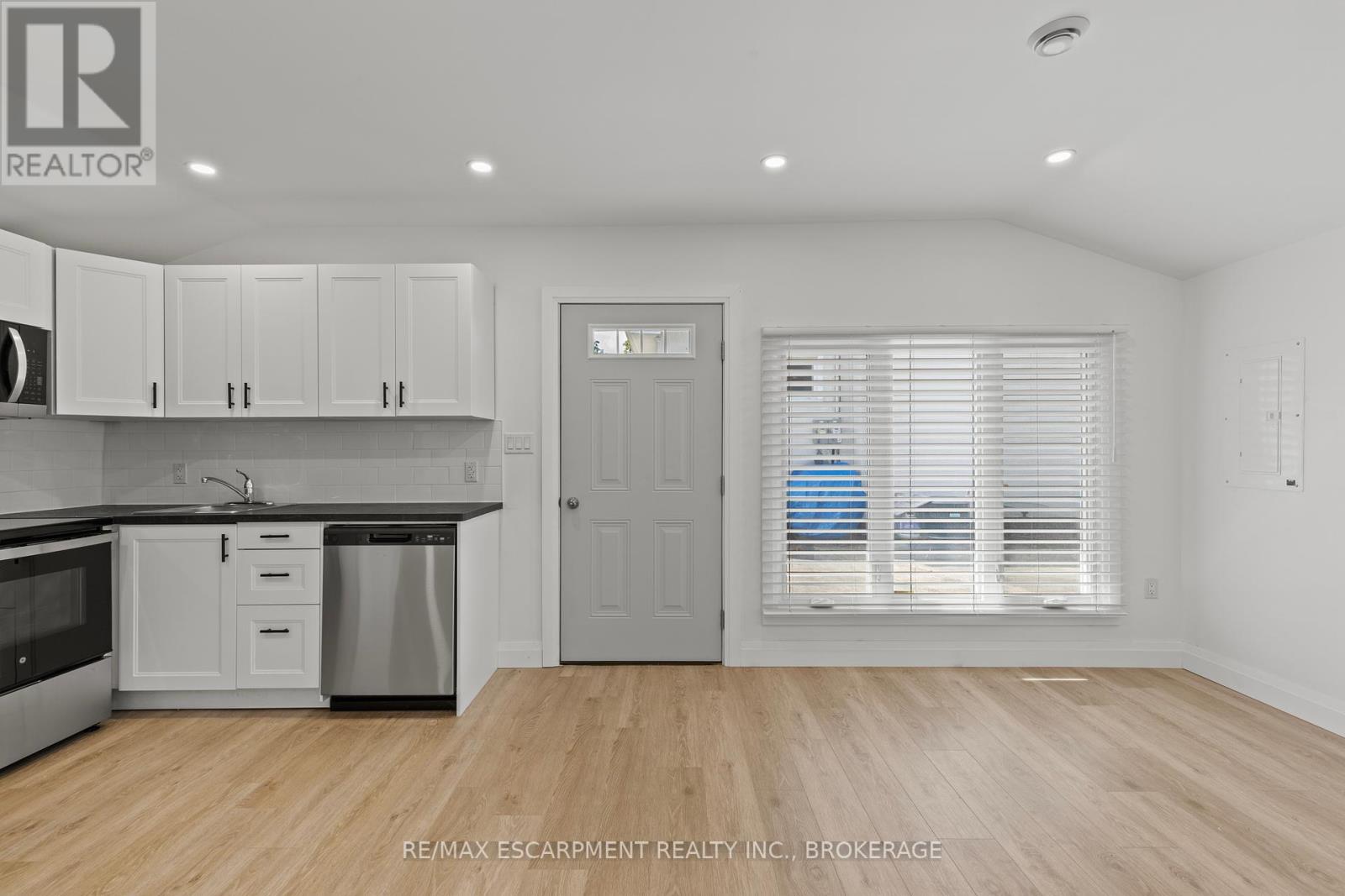 Photo 10 of Unit 2 362 Gatfield Avenue, Welland ON