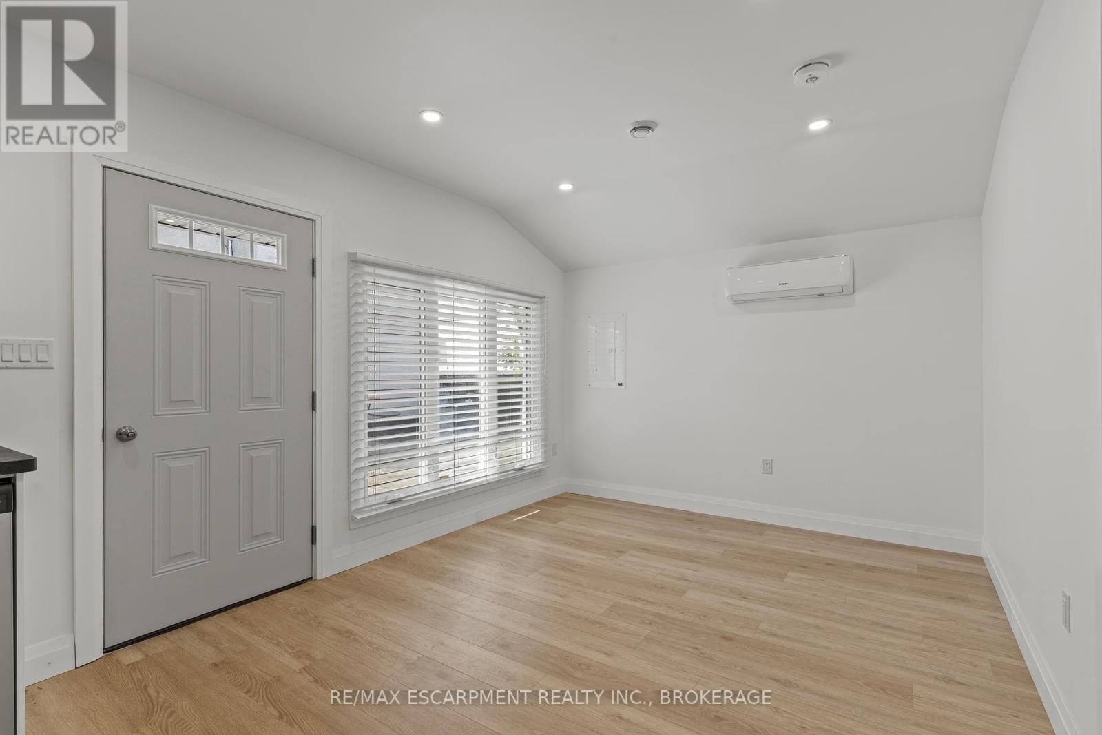 Photo 1 of Unit 2 362 Gatfield Avenue, Welland ON