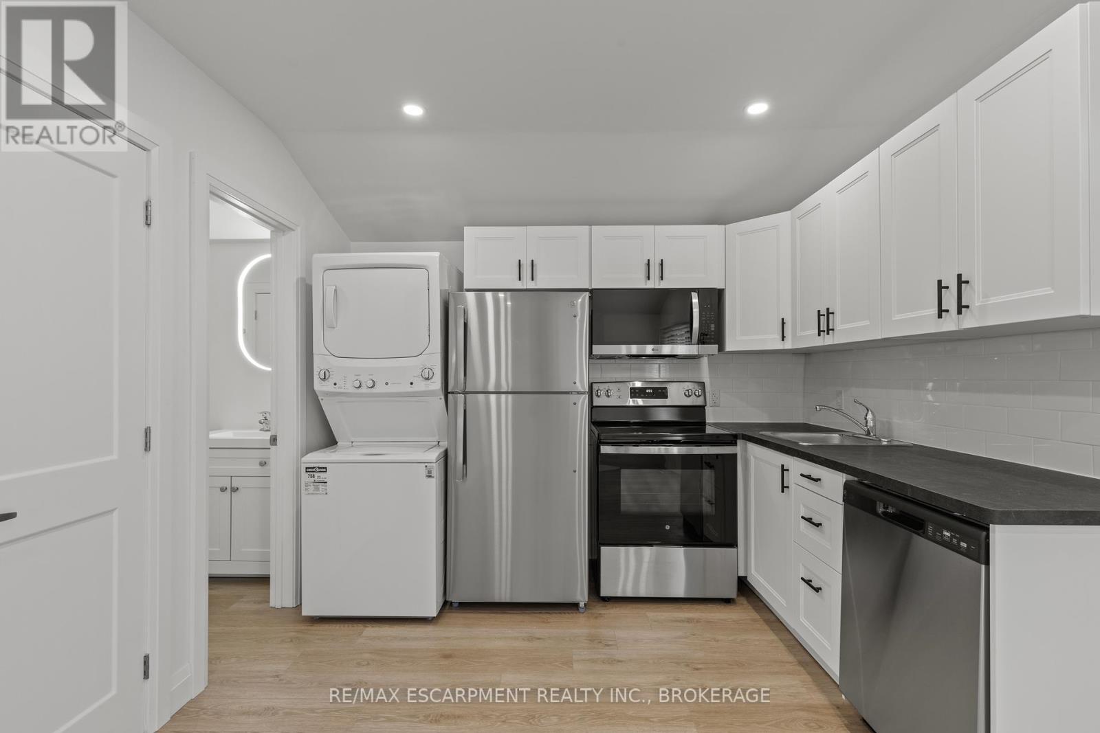 Photo 11 of Unit 2 362 Gatfield Avenue, Welland ON