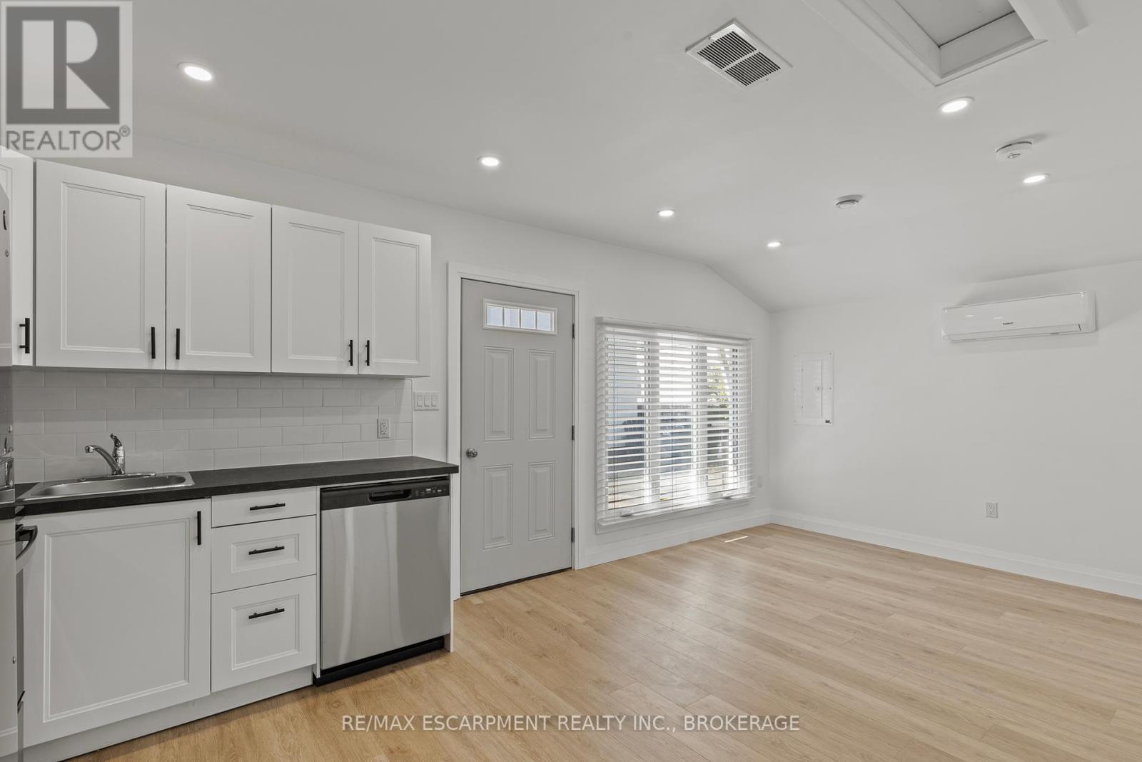 Photo 13 of Unit 2 362 Gatfield Avenue, Welland ON