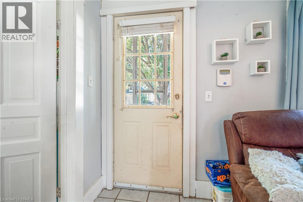 Photo 19 of 327 Sheridan Street, Brantford ON