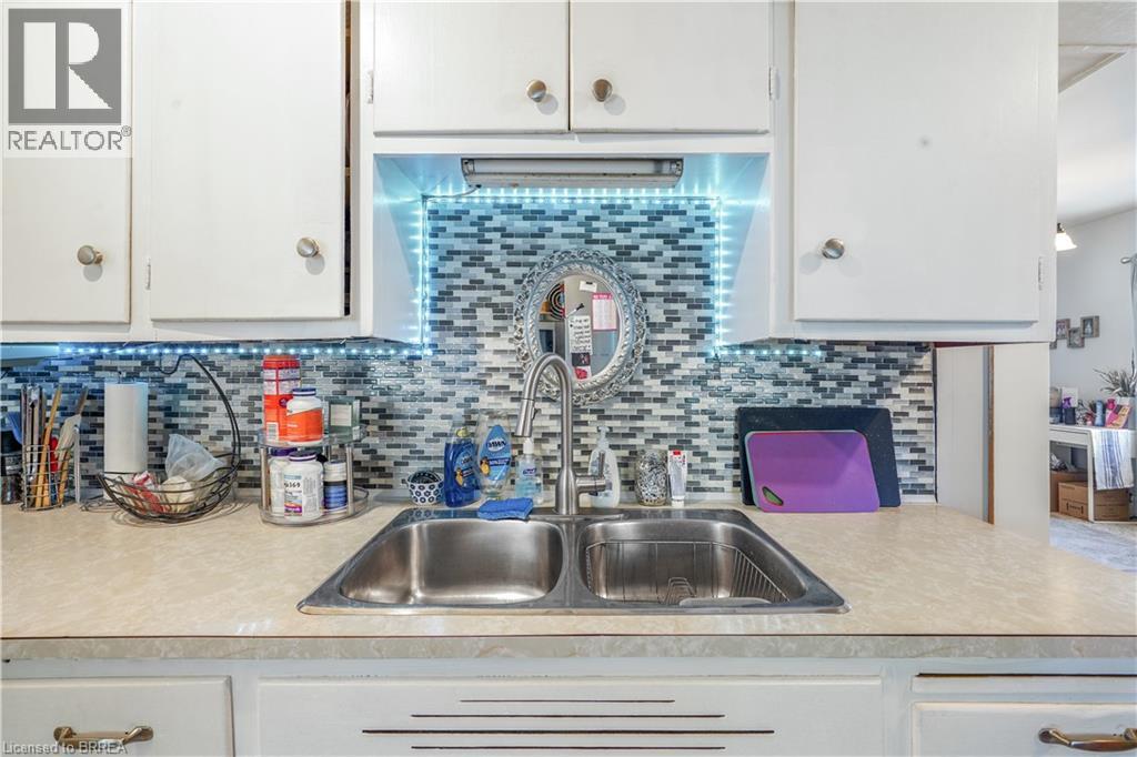 Photo 24 of 327 Sheridan Street, Brantford ON