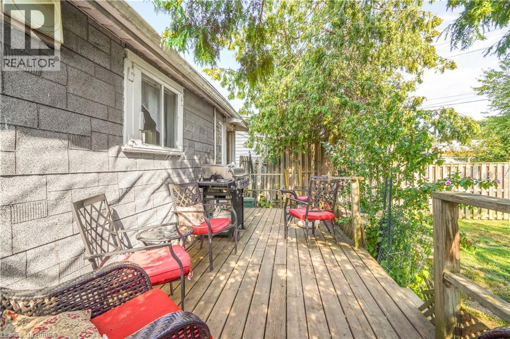 Photo 6 of 327 Sheridan Street, Brantford ON
