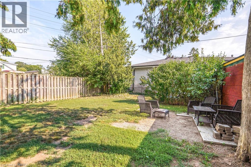 Photo 9 of 327 Sheridan Street, Brantford ON