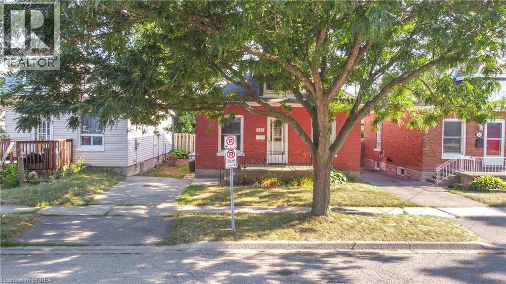 Photo 3 of 327 Sheridan Street, Brantford ON