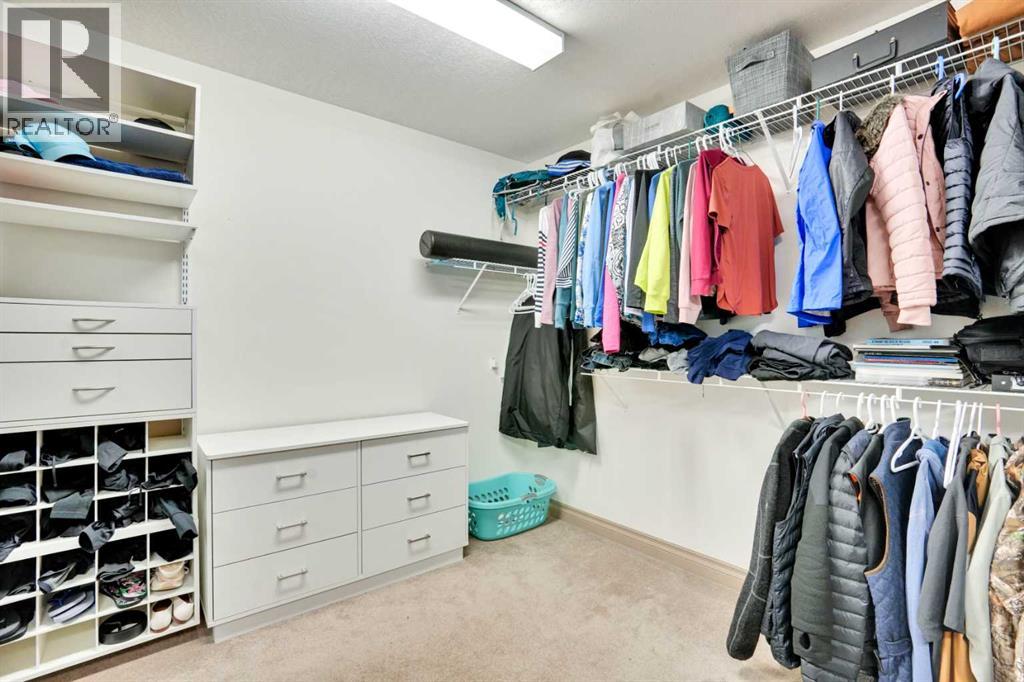 Single Family House Multi-level for Sale in   Centre Avenue NE Bridgeland/Riverside Calgary 