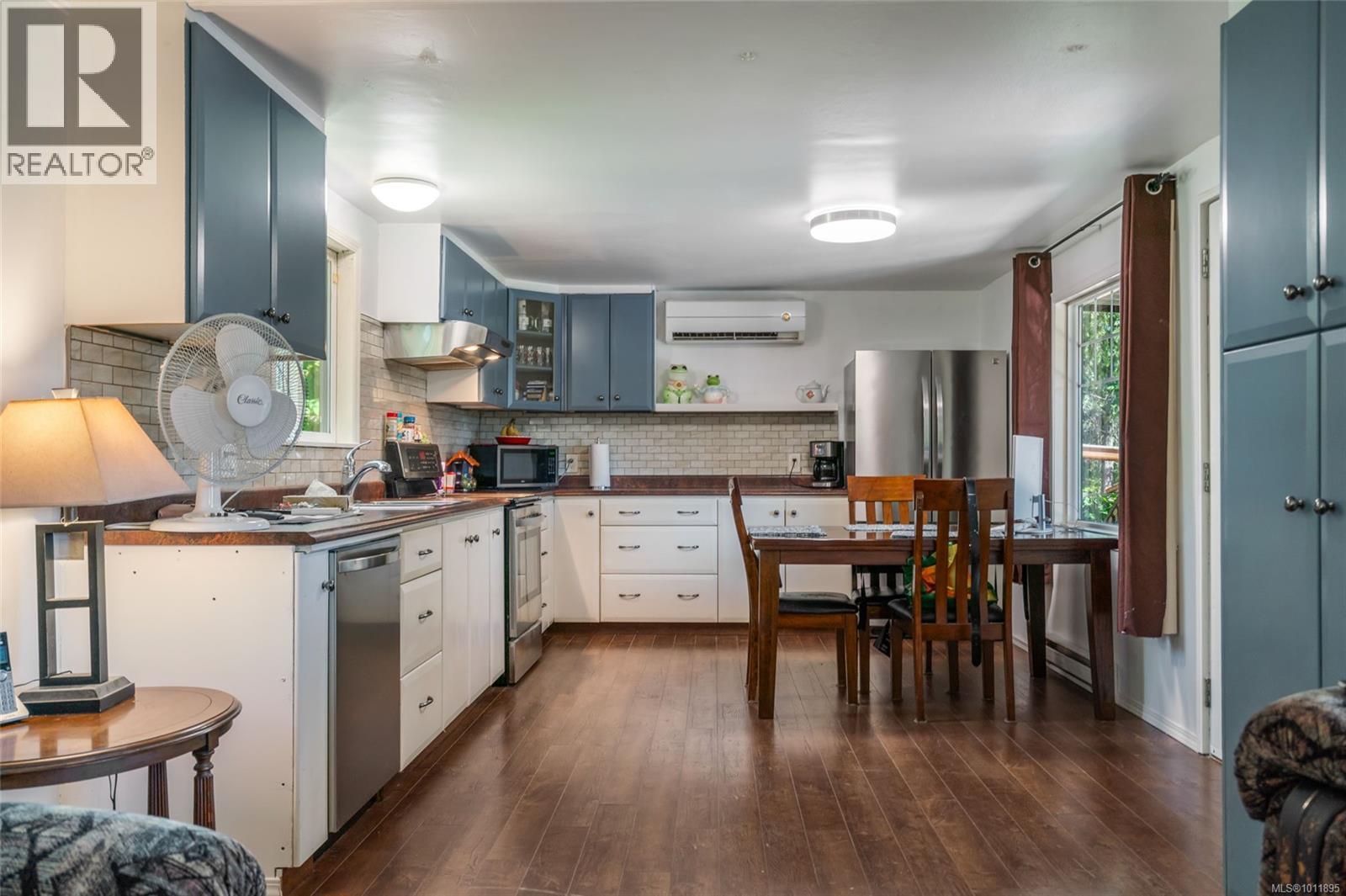 Photo 2 of 2365 Armstrong Cres, Nanoose Bay BC