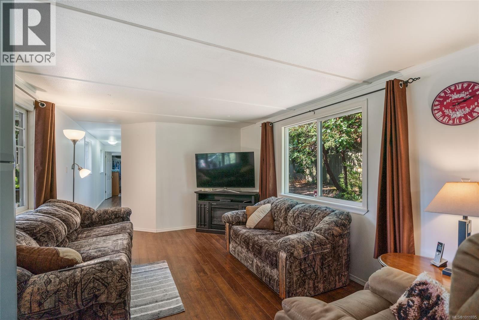 Photo 3 of 2365 Armstrong Cres, Nanoose Bay BC