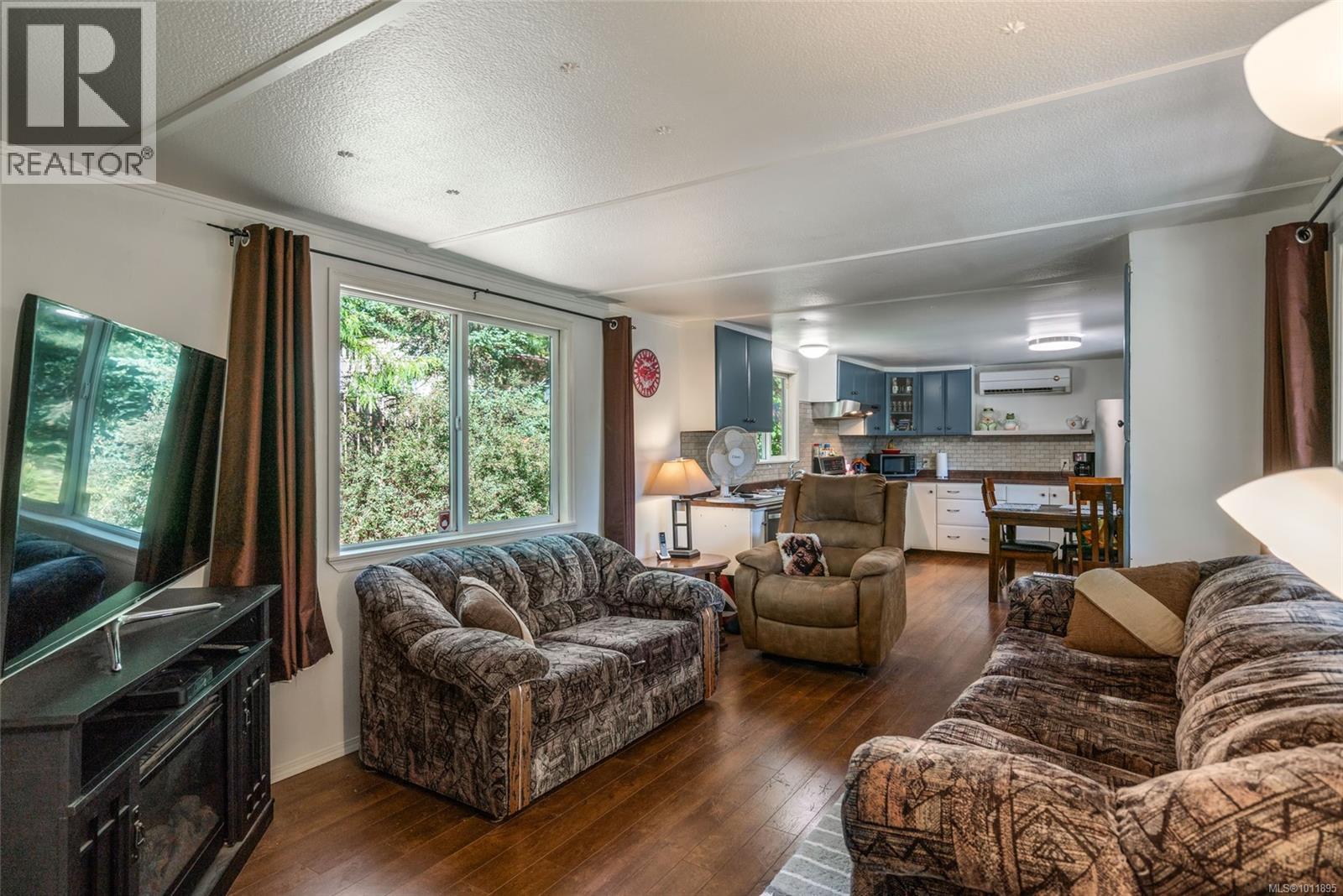 Photo 8 of 2365 Armstrong Cres, Nanoose Bay BC