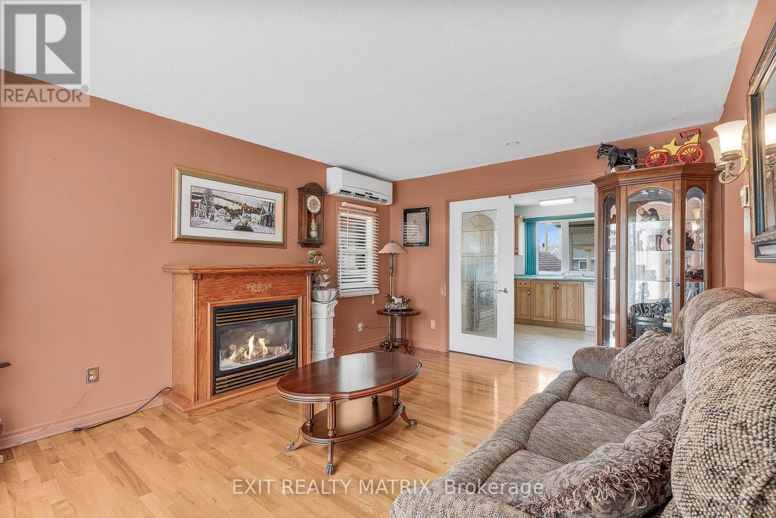 Photo 4 of 778 Edmond Street, Hawkesbury ON
