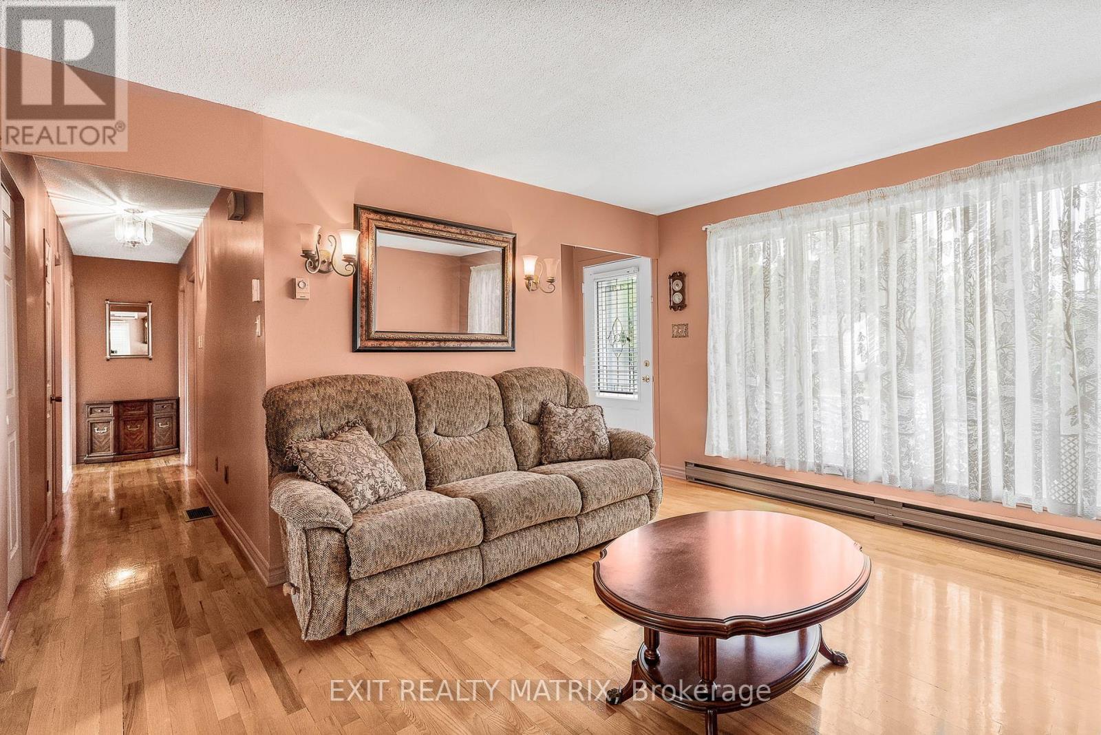 Photo 6 of 778 Edmond Street, Hawkesbury ON