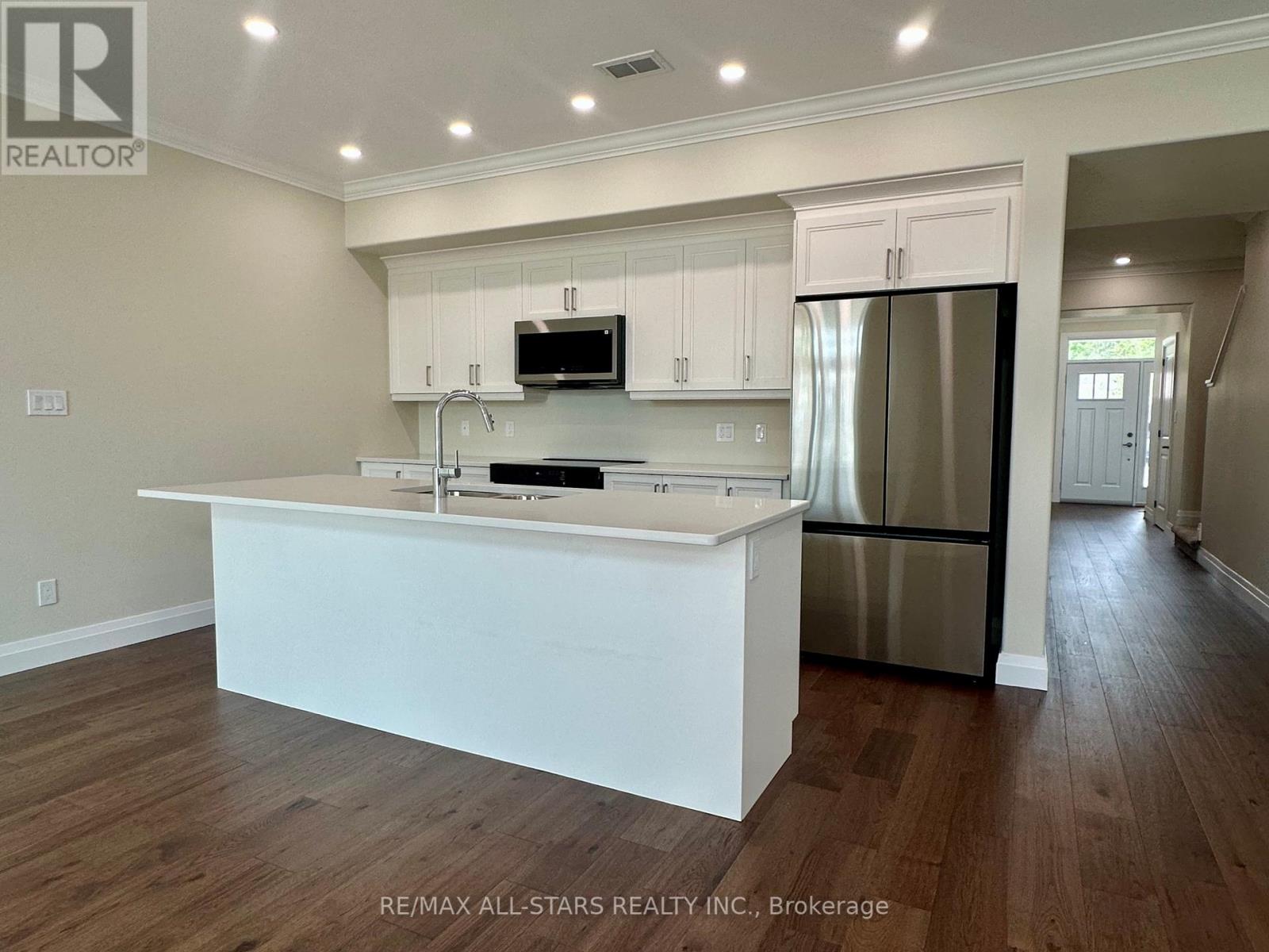 Photo 10 of 6 21 Hampton Lane, Selwyn ON