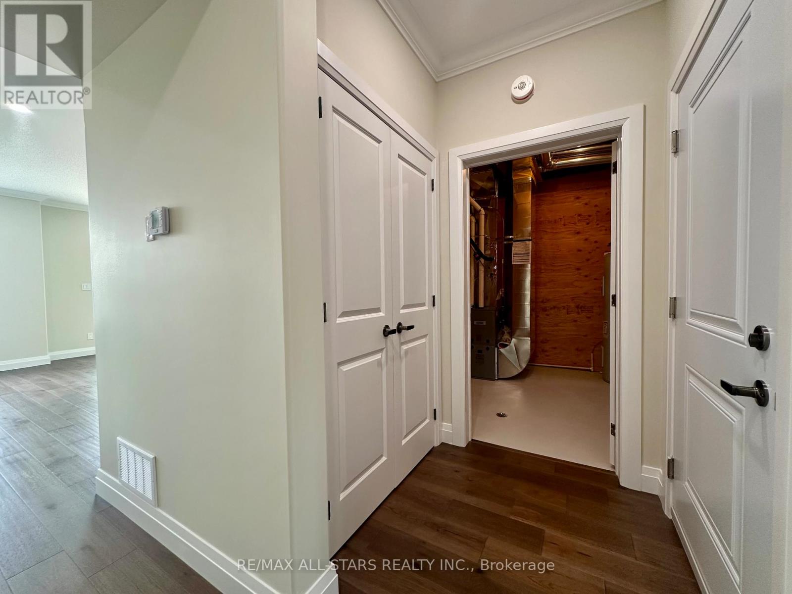 Photo 4 of 6 21 Hampton Lane, Selwyn ON