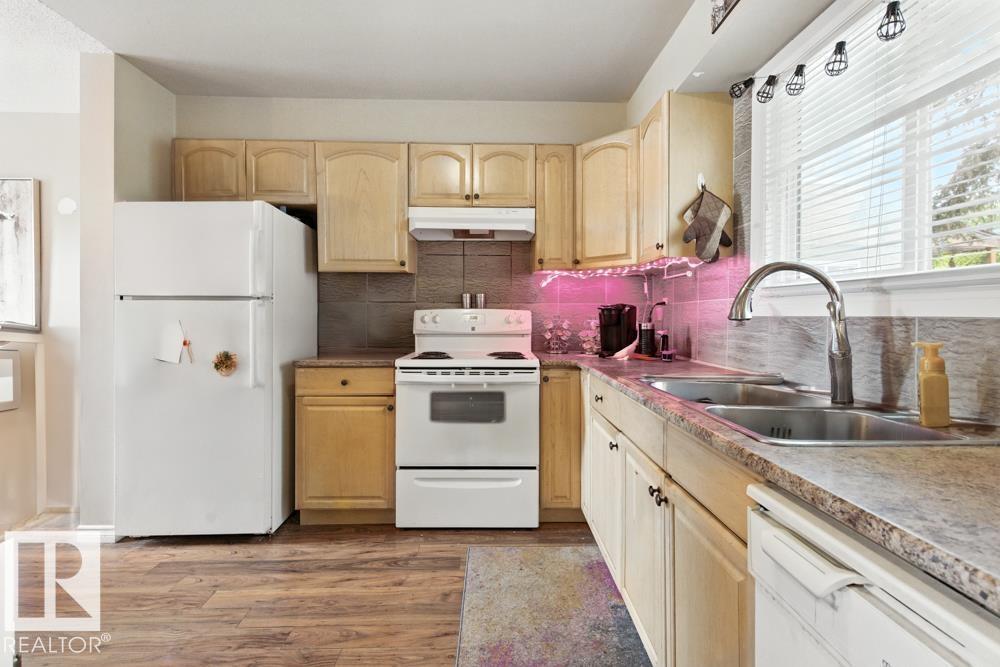 Photo 1 of 54 3812 20 Av Nw, Edmonton AB