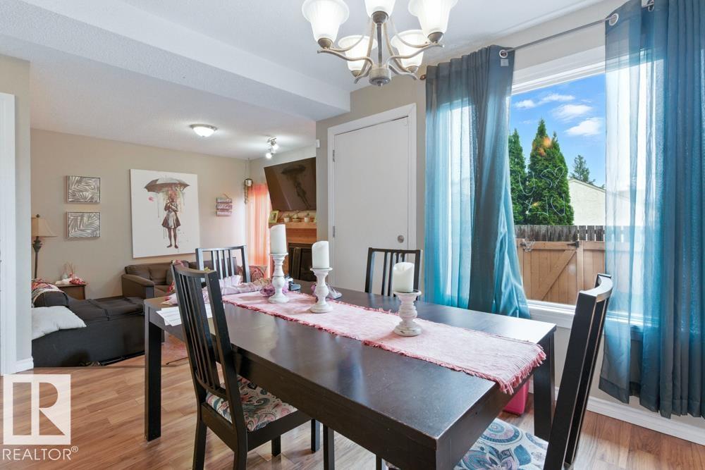 Photo 11 of 54 3812 20 Av Nw, Edmonton AB