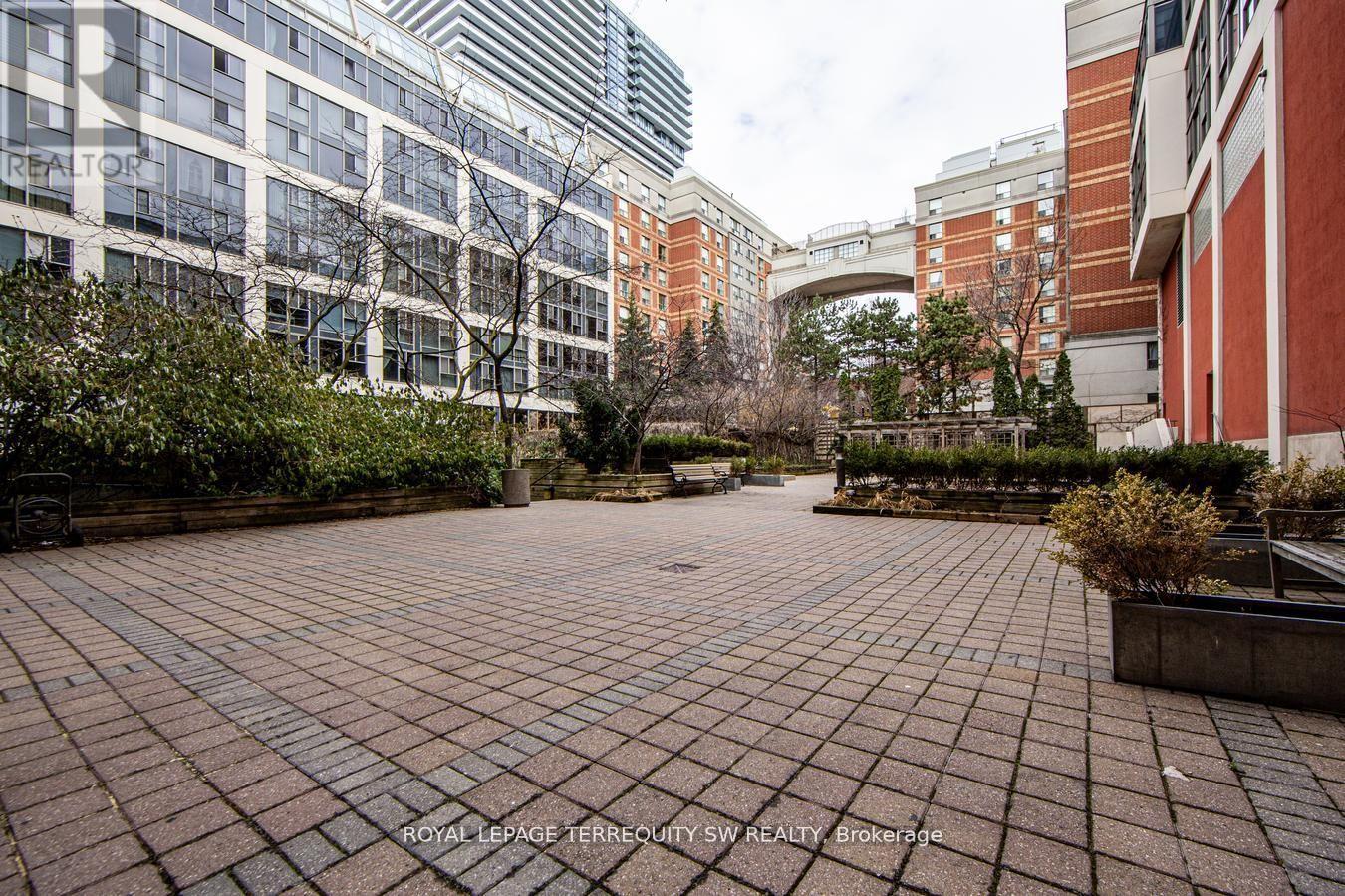 Photo 21 of 933 222 The Esplanade, Toronto ON