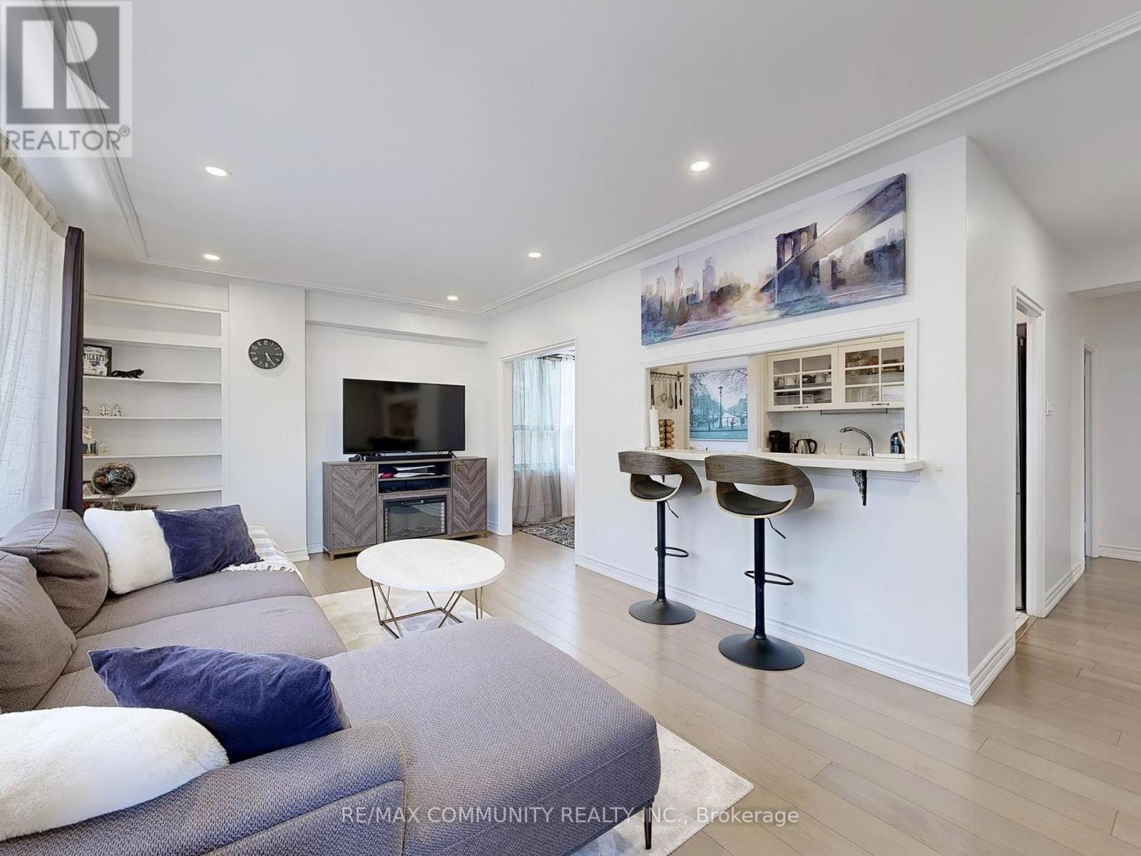 Photo 24 of 309 740 Eglinton Avenue W, Toronto ON
