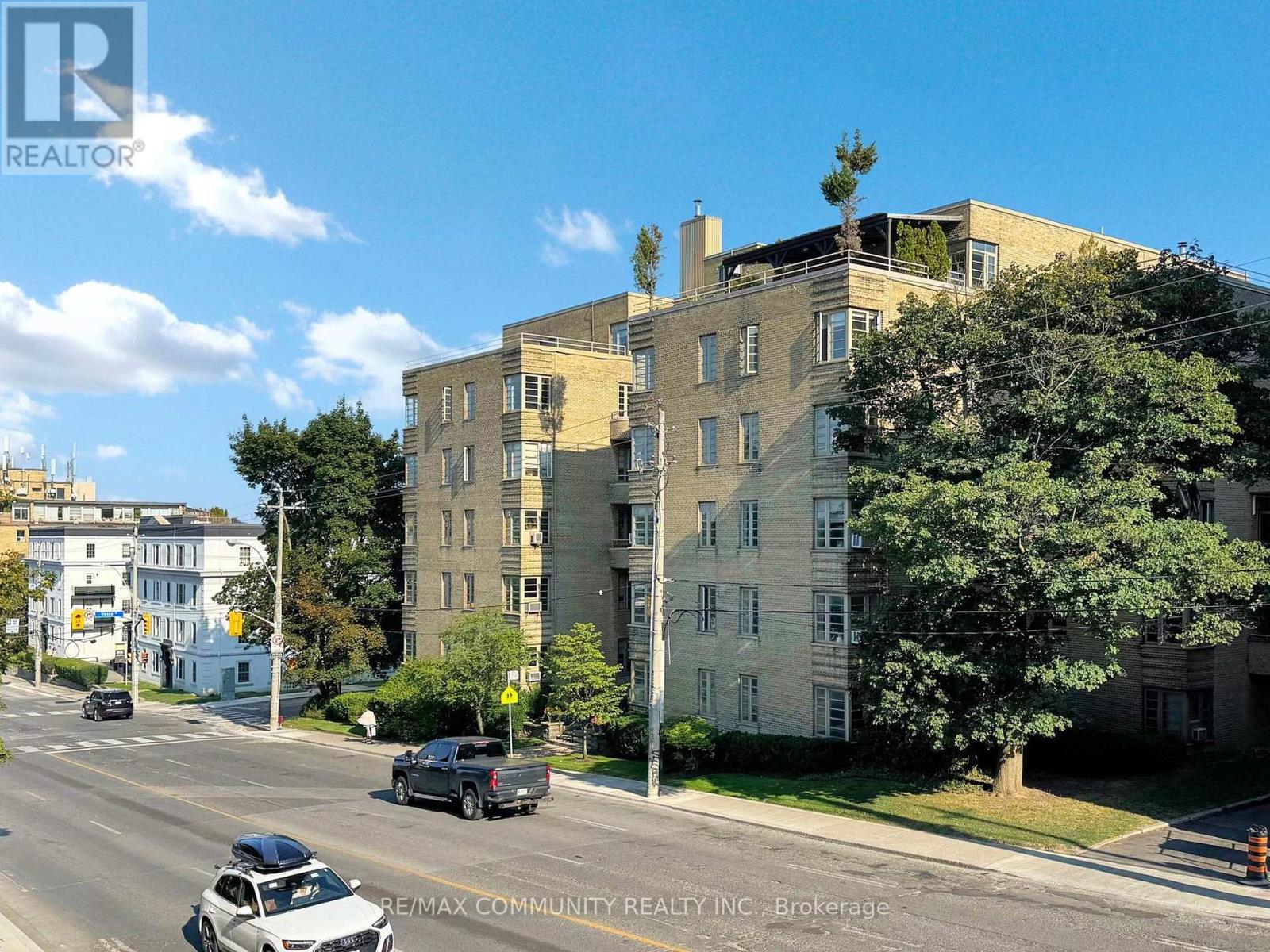 Photo 10 of 309 740 Eglinton Avenue W, Toronto ON