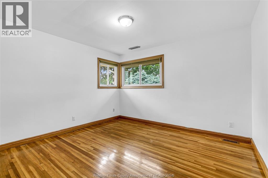 Photo 13 of 2728 Radisson Avenue, Windsor ON