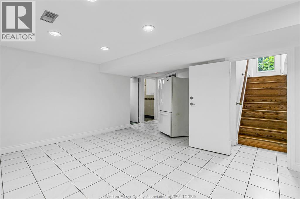 Photo 17 of 2728 Radisson Avenue, Windsor ON